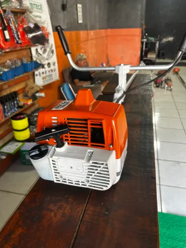 Vendo Roçadeira fs220 original