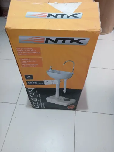 ia / Lavatório Portátil para Camping Ecoclean da Nautika (NTK)