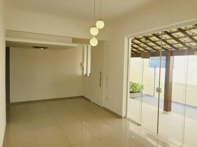 CASA | São Francisco | Oportunidade única | Segura | Bem localizada | Térreo (sem escada)