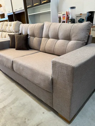 Sofa Belissima no linho desiner encantador 3 lugares + 2 almofadas brinde em Promoção!