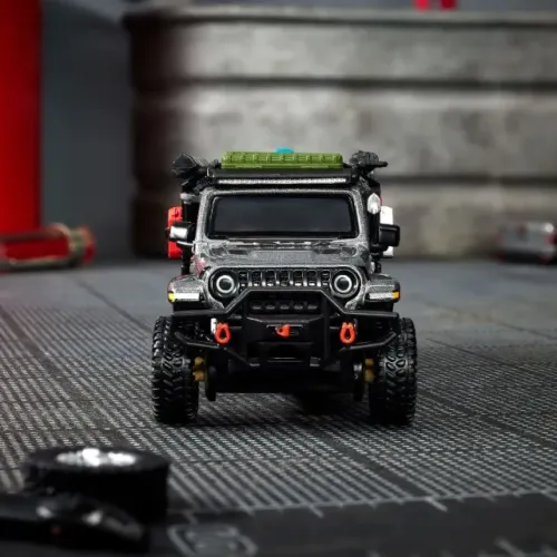 Hot Wheels Elite 64 Mod Shop ?24 Jeep Gladiator (Mattel Creations Exclusive) 