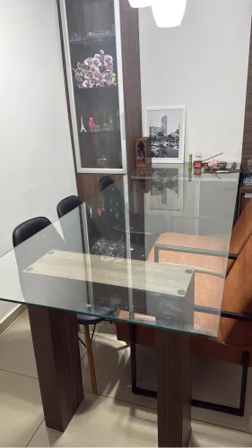 Mesa de jantar 2,40 por 90 - vidro grosso