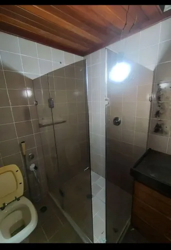  *48 Vende boxe semi-novo