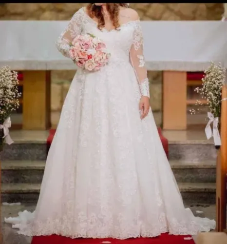 Vestido de Noiva Minimalista Chic - Elegância e Caimento Impecável (Tam M)