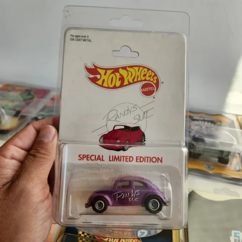 Hot Wheels 2012 VW Bug Randy?s Stuff Special Limited Edition 1/6000 + Protector