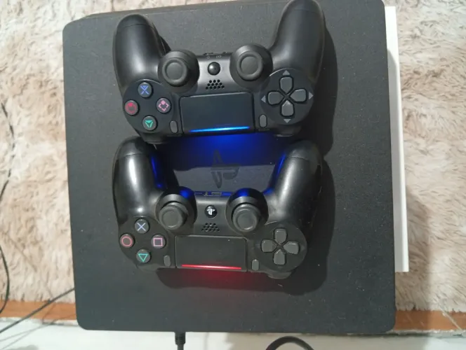 Play 4 Slim 1TB
