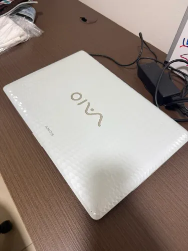 Notebook Sony VAIO Core i3 4GB - Windows 10 - Tela Grande + Carregador