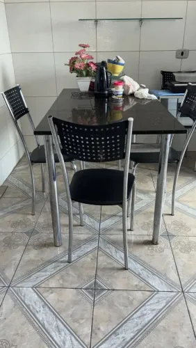 Mesa de jantar de mármore 4 cadeiras 