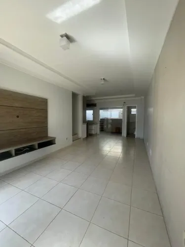 VENDO SOBRADO EM CONDOMINIO COM PISCINA PRIVATIVA - Palmas - TO