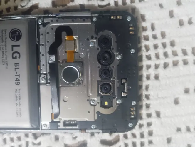 Sucata LG K41S - Tela Quebrada, Placa Viva e Peças 100% Originais (Sem Tampa Traseira)