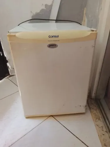 Frigobar Consul usado