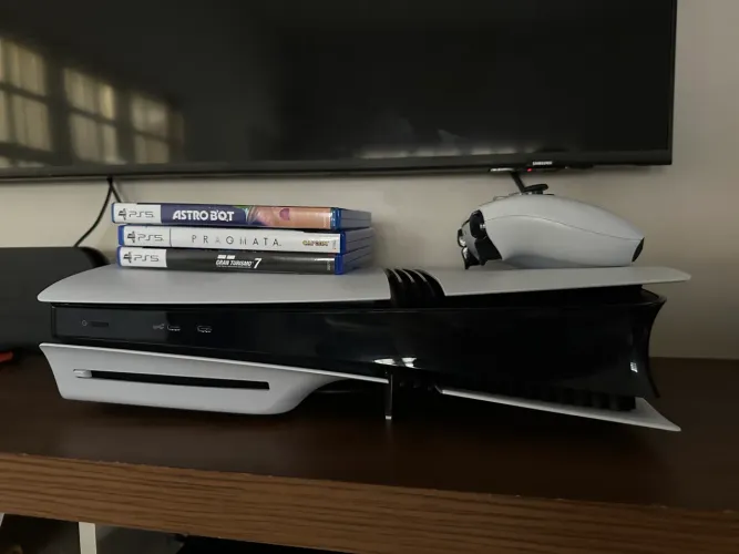 PS5 Pro + leitor de disco, 2 controles e 3 jogos