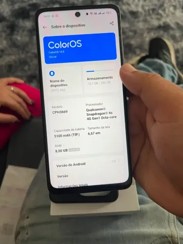 Celular oppo a60 ótimo aparelho estado de zero