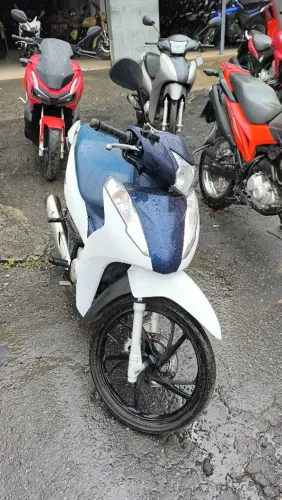 HONDA BIZ 125 BRANCA 2022 Shalon veículos Cariacica