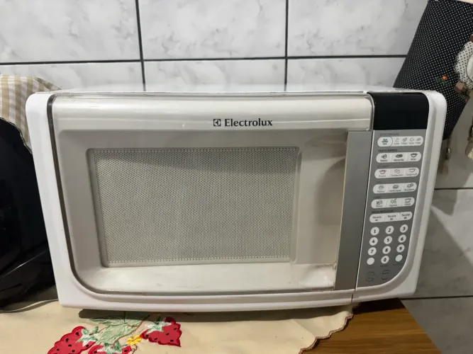 Microondas Electrolux 31L 220V