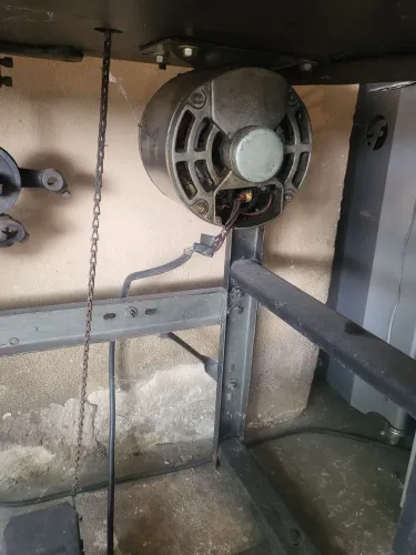 Motor de máquina industrial (máquina vai de brinde )