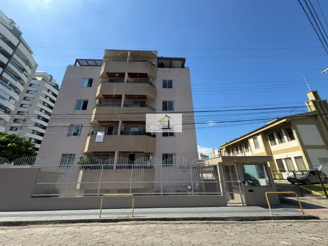 Invista ou more na Trindade: apartamento de 2 dormitórios com garagem