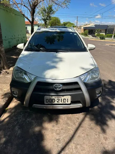 Toyota Etios Cross 1.5 Flex 16V 5P Mec. 2014