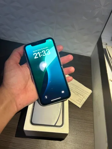 IPHONE XR 128 GB COM CAIXA