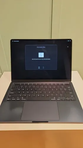 MacBook Air M4 13", 16 GB RAM e 256 GB SSD