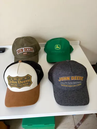 Bonés novos originais John Deere