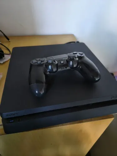 PLAYSTATION 4 500 GB