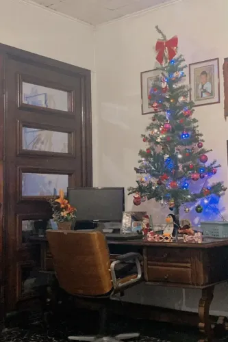 MESA COM CADEIRA