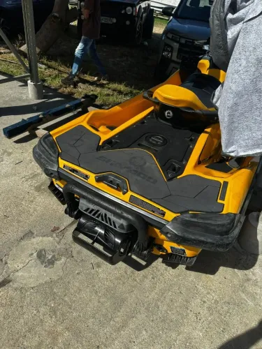 Jet ski