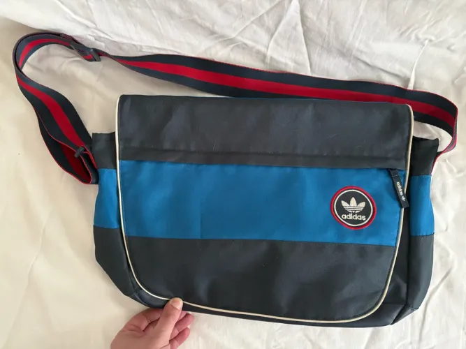 Mala a Tiracolo / Bolsa Adidas Originals Vintage (Preto e Azul) - Excelente Estado