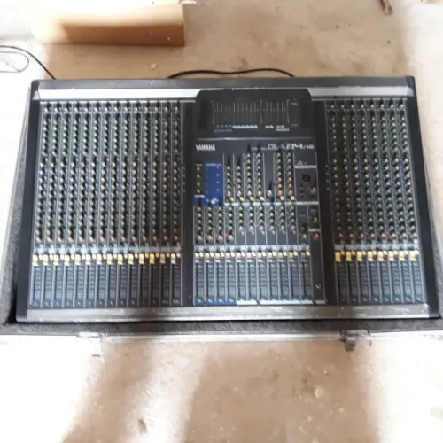 Mesa De Som Yamaha Ga24-12 com case troco p potencia d som proficional