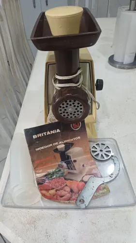 Moedor de Alimentos Britânia Antigo - Vintage/Retrô - Funcionando!