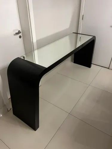Aparador Hall de Entrada Preto Curvado com Tampo de Espelho? | Mesa Bar | Rack Aparador