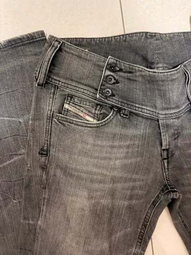 Calça Diesel feminina