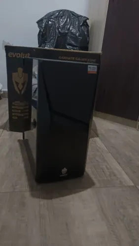 Gabinete Rvolut gamer com fonte Gamemax GM500