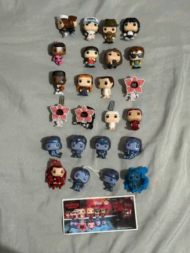 Coleção Stranger things Funko Kinder Joy importada completa