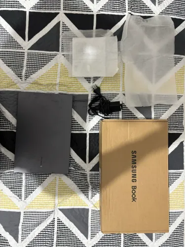 Samsung Book NP550XDA-KP3BR