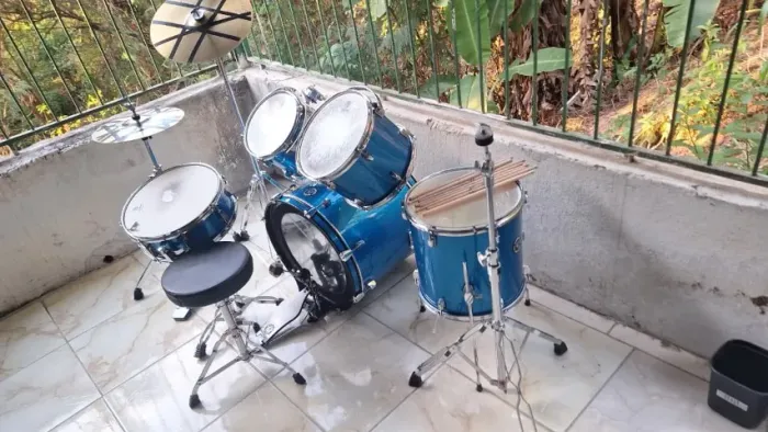 Vendo Bateria Acústica Nagano Garage Fusion Bumbo 20V!