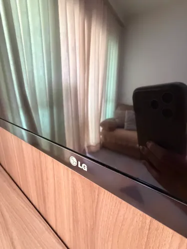 TV SMART LG 47 COM DEFEITO 