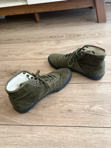 Tênis Vans cano médio 43