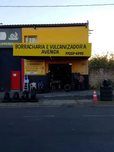 Serviço de vulcanização de pneus de passeio (corte e bolhas laterais)