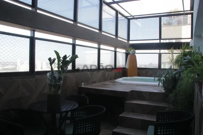 cobertura Penthouse Apartamento Duplex com 4 Quarto(s) e 4 banheiro(s) à Venda, 242.00 por
