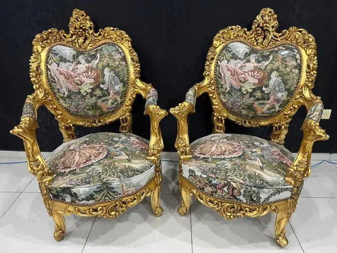 Par de poltronas Luís xv , folheada a ouro, tecido goubelein 