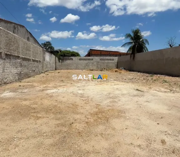 TERRENO À VENDA | OPORTUNIDADE PARA CONSTRUIR E INVESTIR