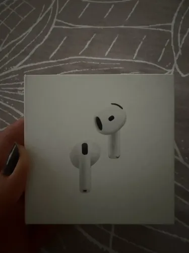 AirPods 4 com cancelamento de ruído