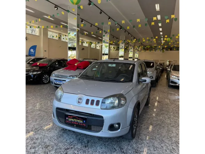 Fiat Uno Sporting 1.4 EVO Fire Flex 8V 4P 2012