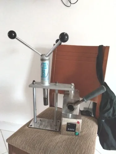 Máquina injetora de fazer flex