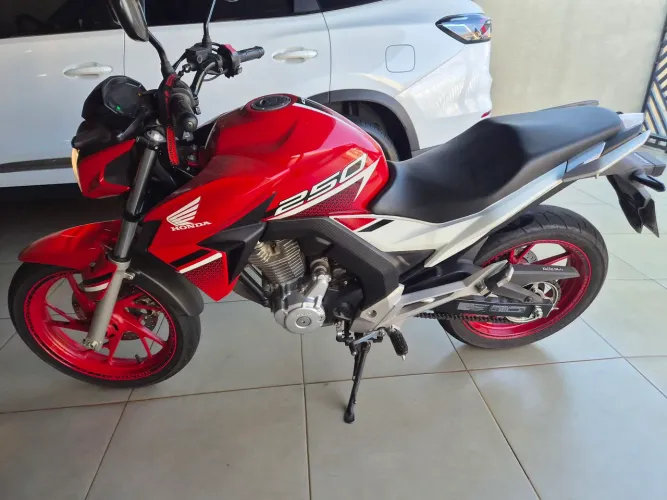 Honda twister 250