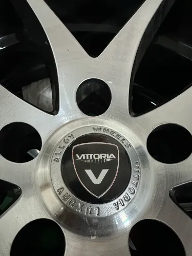 Rodas aro 20 Vittoria semi nova.
