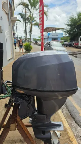 Vendo motor yamaha 4 tempos 25hp valor 10.000