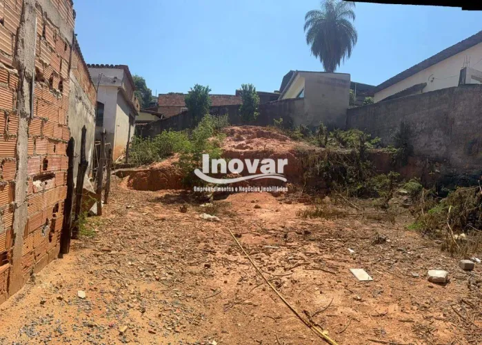 Lote de 227.48 m² à venda no Bairro Juliana